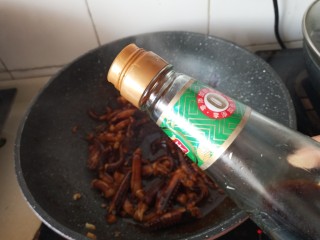 25、酱香干锅鱿鱼烤箱版,蒸鱼豉油