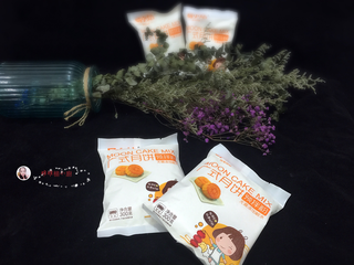 1、高颜值的广式月饼,我用的是易小焙广式月饼粉