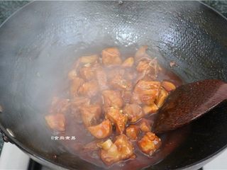 10、高升排骨,调入番茄酱