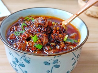 15、万能酱料【香辣牛肉酱】,颜色好诱人。