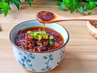 16、万能酱料【香辣牛肉酱】,牛肉酱拌饭一样是美味佳肴。