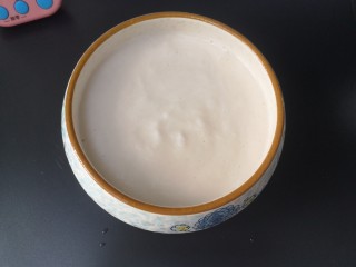 13、莲藕饼,再倒入藕糊,幌平糊