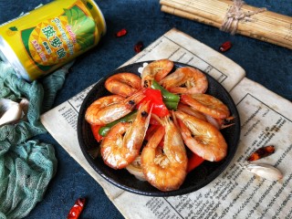 13、啤酒虾,装盘开吃，女儿一人一盘都不够????