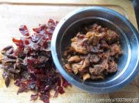 10、苏式松仁枣泥&椒盐麻仁月饼,大枣洗净，加适量水煮熟;剥皮去仁