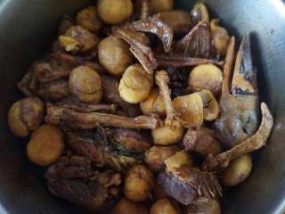 11、果香板栗烧鸭,最后收干汁水即可