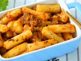 9、不寻常的年糕做法：辣白菜炒年糕，让你唇齿留香！,大功告成