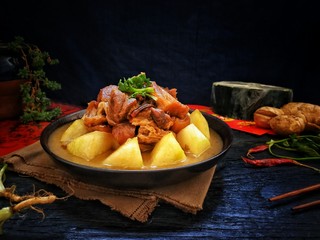 17、喜气盈门冬瓜炖煮焖罐肉,肥而不腻,皮烂肉酥的信阳特色焖罐肉开吃咯!