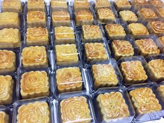 55、自制奶黄馅广式小月饼,做了好多,还是不够^_^