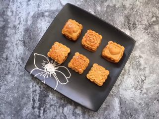 58、自制奶黄馅广式小月饼,成品图3