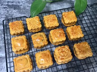 59、自制奶黄馅广式小月饼,成品图4