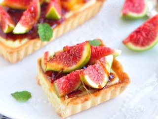 14、无花果焦糖派,切开。