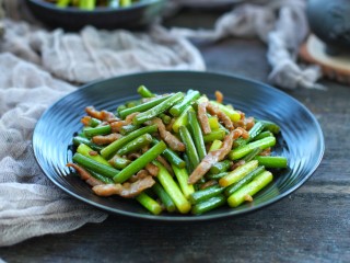 14、无肉不欢+蒜苔炒肉丝,成品图