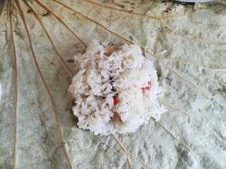 40、广式糯米鸡,再铺上一层糯米饭