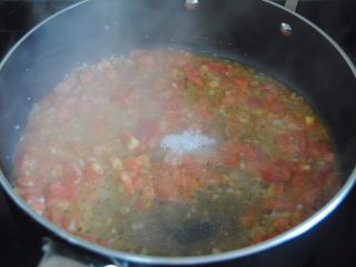 10、披萨酱,加入糖盐翻炒