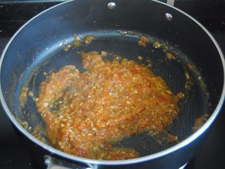 13、披萨酱,开盖炒至浓稠即可