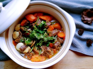 16、寒冬暖食~胡萝卜羊肉砂锅煲,成品！