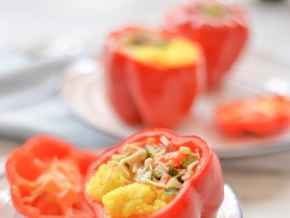 15、灯笼椒米片盅,内馅清脆可口