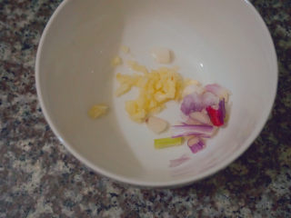 7、清炒冬瓜片,还有少许蒜段