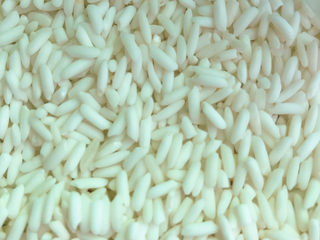 1、红豆粽子,准备好糯米