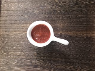 4、街头风味东北烤冷面,辣酱一勺