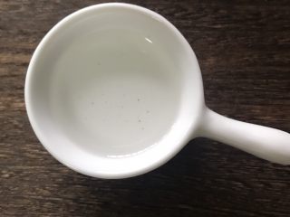 7、街头风味东北烤冷面,白醋半勺(和白糖的量一样)