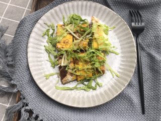 27、街头风味东北烤冷面,高颜值超美味又干净卫生的烤冷面完成啦!