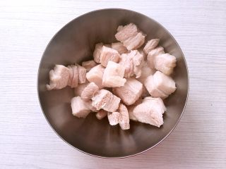 3、卤肉饭,为了去浮沫