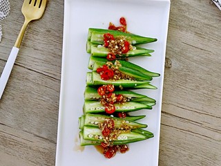 10、绿色美食凉拌秋葵,上菜啦~~~