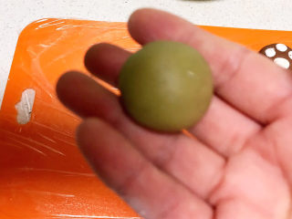 21、冬至美食  茄汁三味猫爪汤圆,再取一个抹茶面团