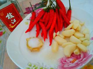 1、自制剁椒,准备好材料