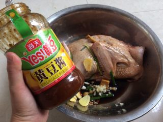 3、酱油全鸭-在家这样做,黄豆酱