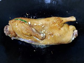 9、酱油全鸭-在家这样做,差不多这样就可以了