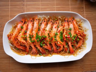 1、蒜蓉粉丝虾,成品图