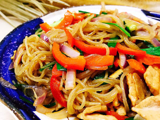 23、粉条炒肉,装盘