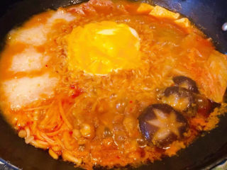 9、部队火锅,吉士汀渐渐的融化看着就想吃