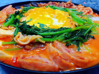 15、部队火锅,随说这份部队火锅是我的处女座但是做的非常成功