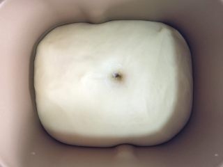 3、圣诞老人面包,使面团发酵至2.5倍大。