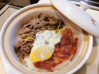 9、广式煲仔饭,开煲盖。