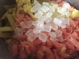 11、清火润肺蜂蜜柚子酱,加50ml清水和冰糖；