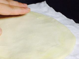 20、福袋黄金饭,下面垫布（防止粘连）放上面皮，冷水下锅，大火蒸10分钟