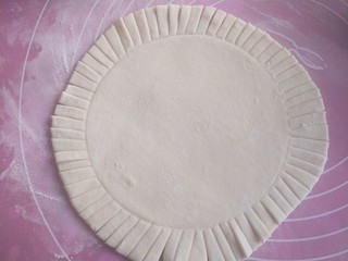 9、冬至美食+小酸枣花馍,在切成条穗。