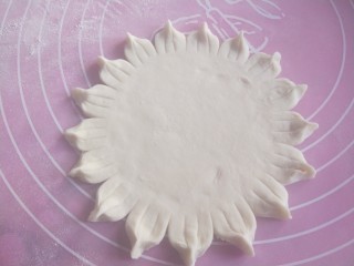 13、冬至美食+小酸枣花馍,一样捏花叶。