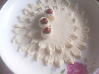 17、冬至美食+小酸枣花馍,一共六个摆放第二个皮中间。