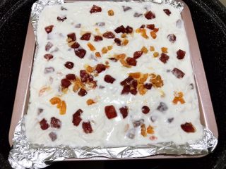 15、广式萝卜糕,放入蒸锅里，中火蒸50到60分钟