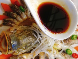 11、#咸味#黄花鱼版--孔雀开屏鱼,淋上蒸鱼豉油