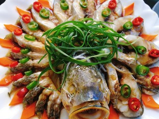 12、#咸味#黄花鱼版--孔雀开屏鱼,撒上葱丝