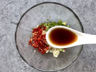 6、凉拌土豆片,大小半勺生抽