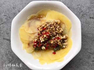11、凉拌土豆片,土豆片沥水加酱汁