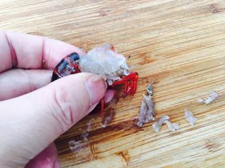 7、红烧小龙虾,剥干净了。