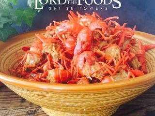 22、红烧小龙虾,小龙虾烧好摆盘。